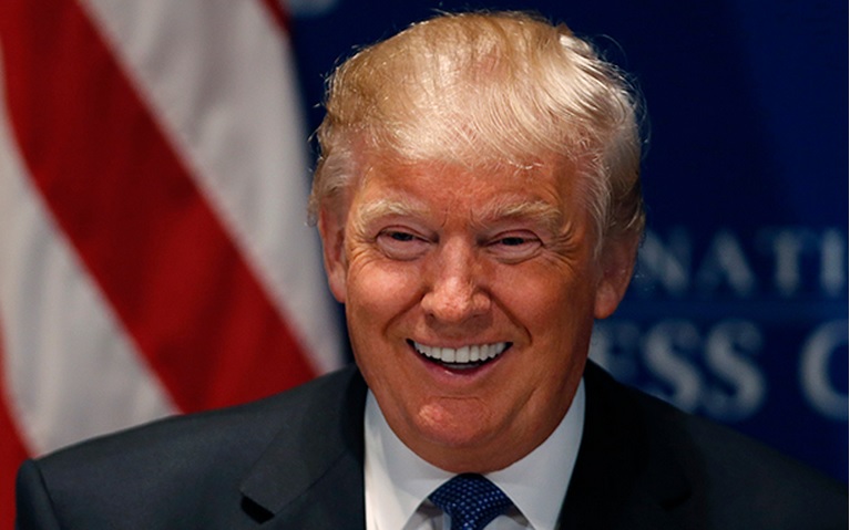 trump-considering-salary-freeze-for-federal-employees