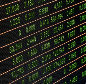 airport-bank-board-534216 airport-bank-board-534216